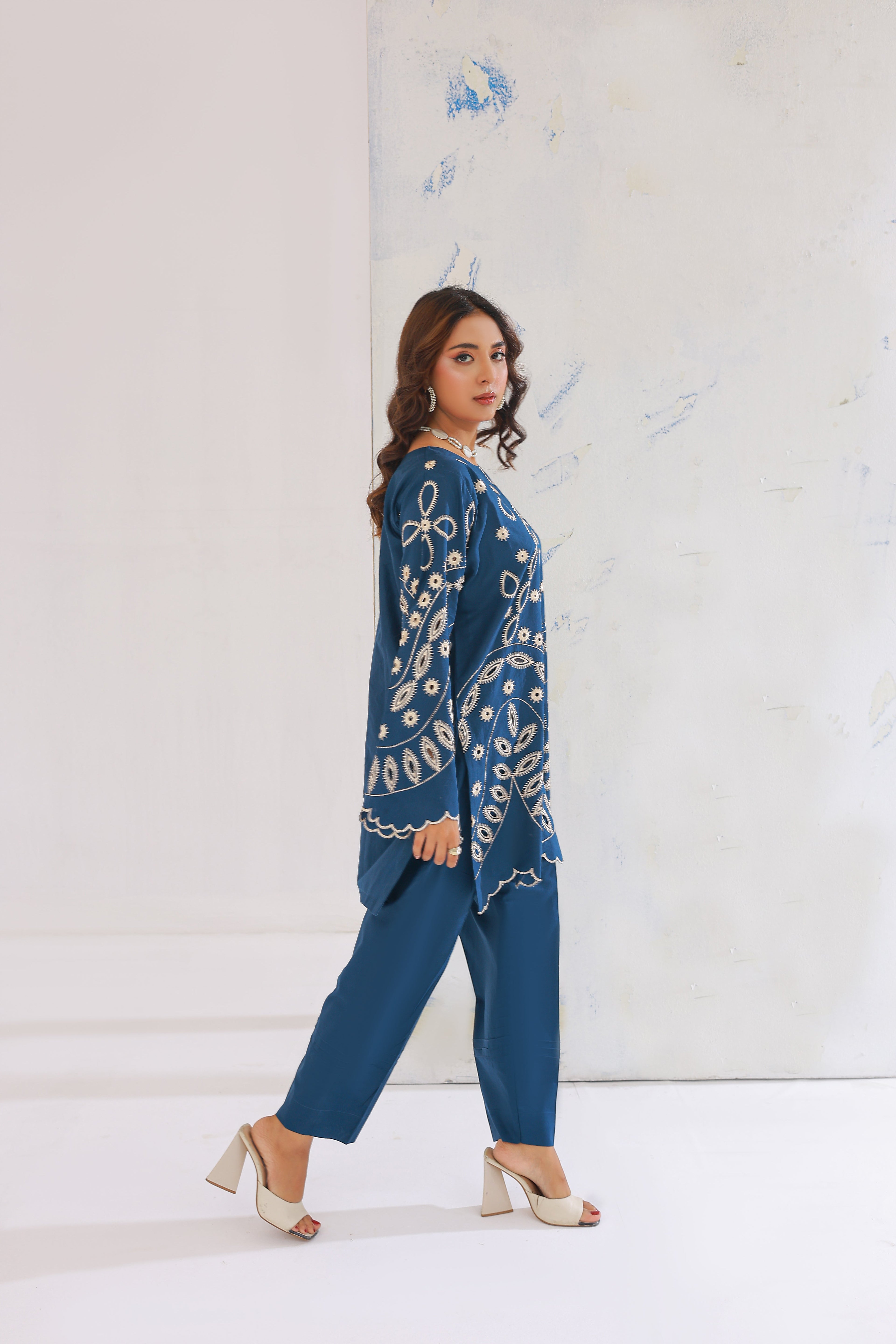 Tulips  02 Pcs Lawn Co-ords Sets Ready To Wear