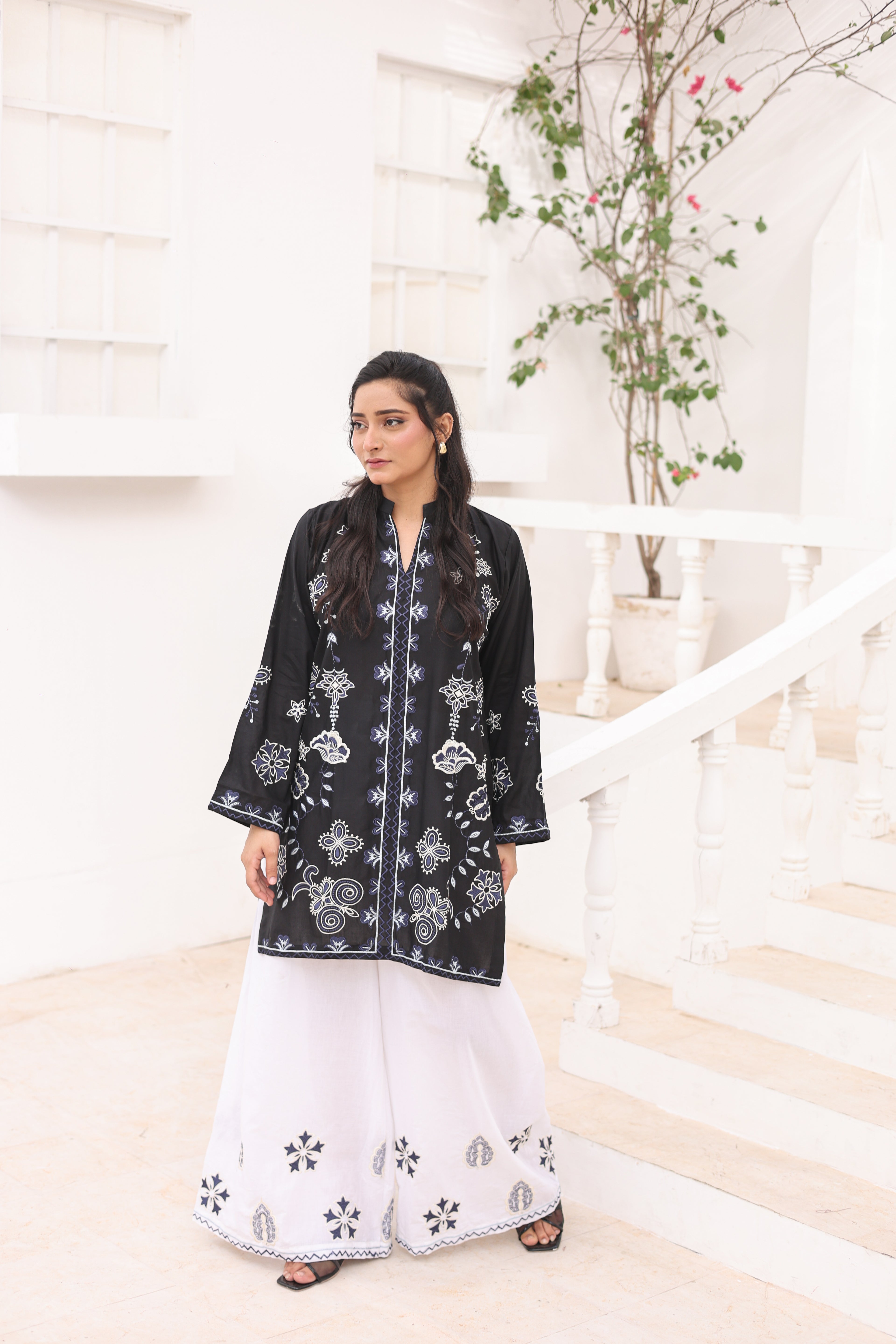 Pine 2 Pcs Embroidered Lawn Co-ards Set | Black & Off-White