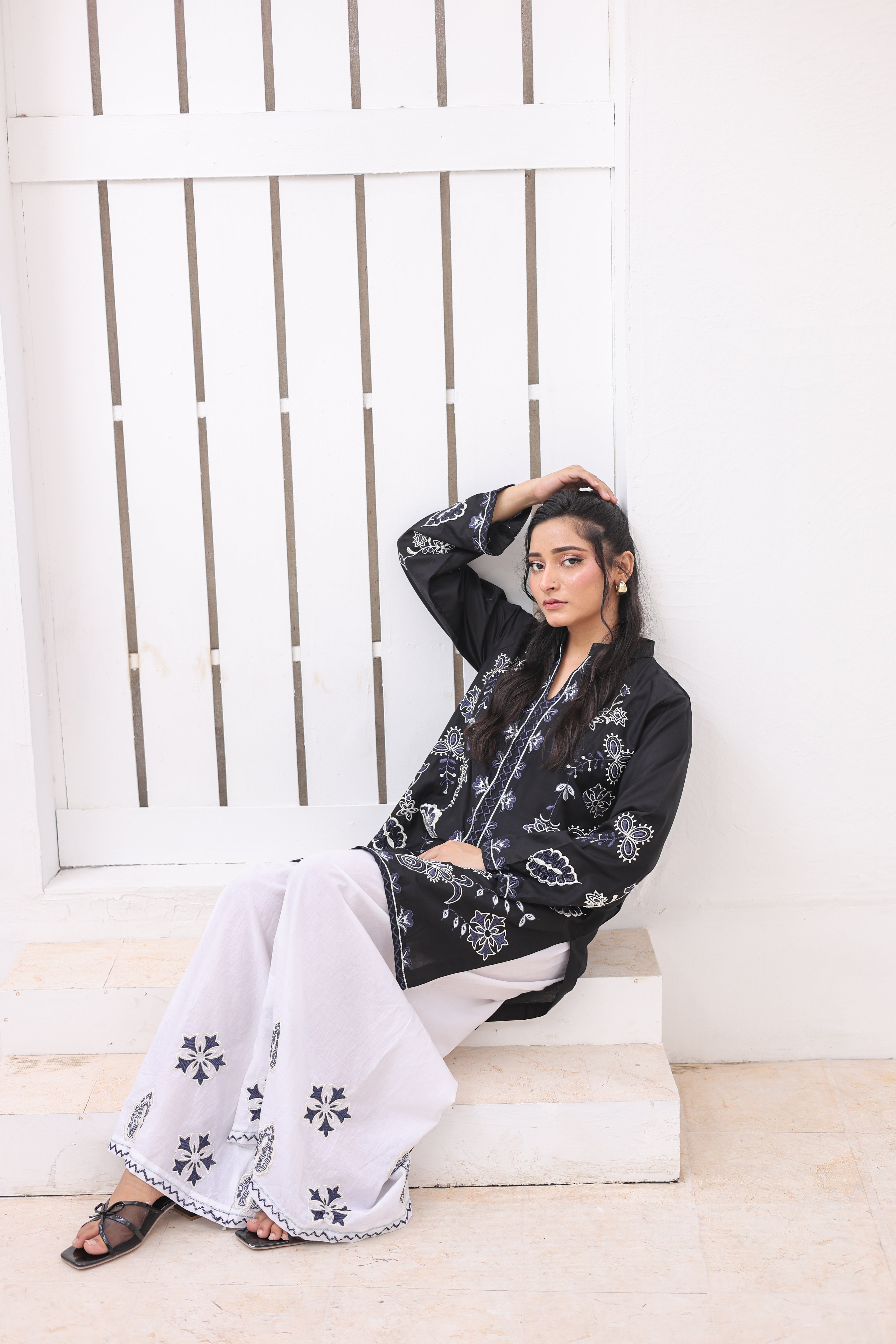 Pine 2 Pcs Embroidered Lawn Co-ards Set | Black & Off-White