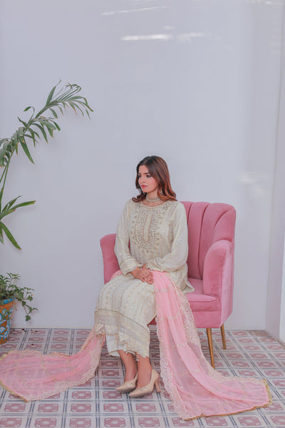 Mahpara 03-Piece Embroidered Pista Chiffon Suit