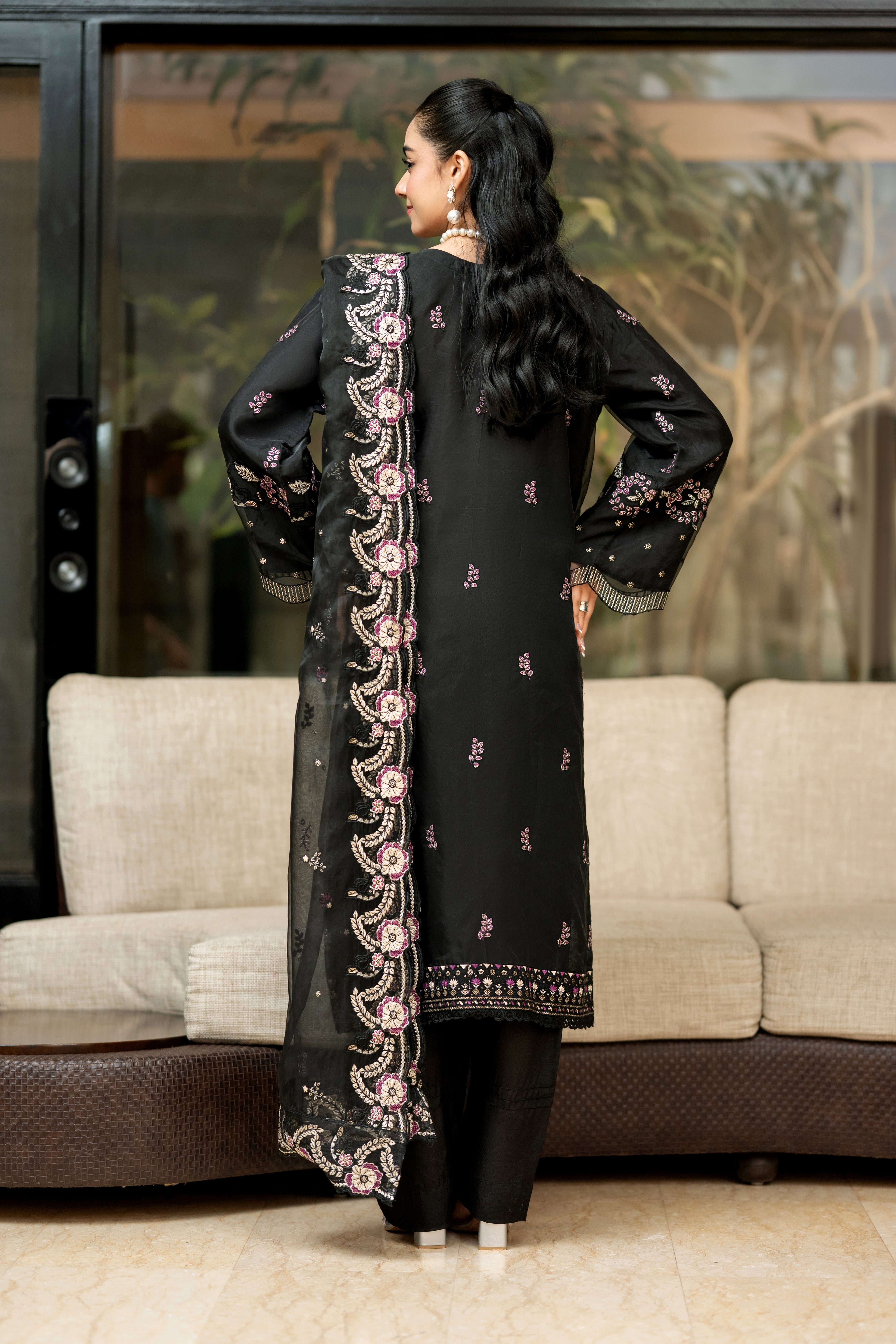 Saltanat VOL3 - BLACK