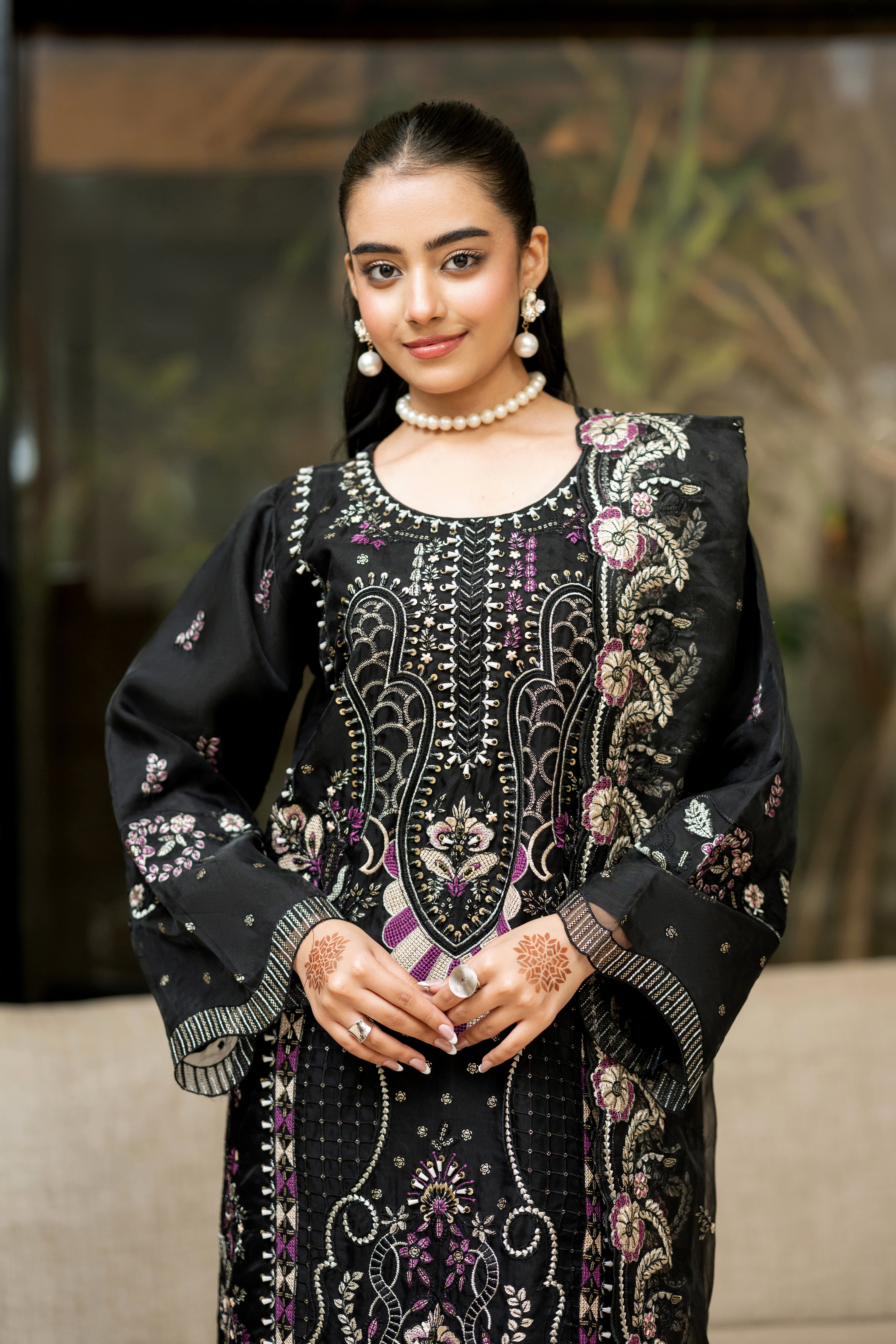 Saltanat VOL3 - BLACK