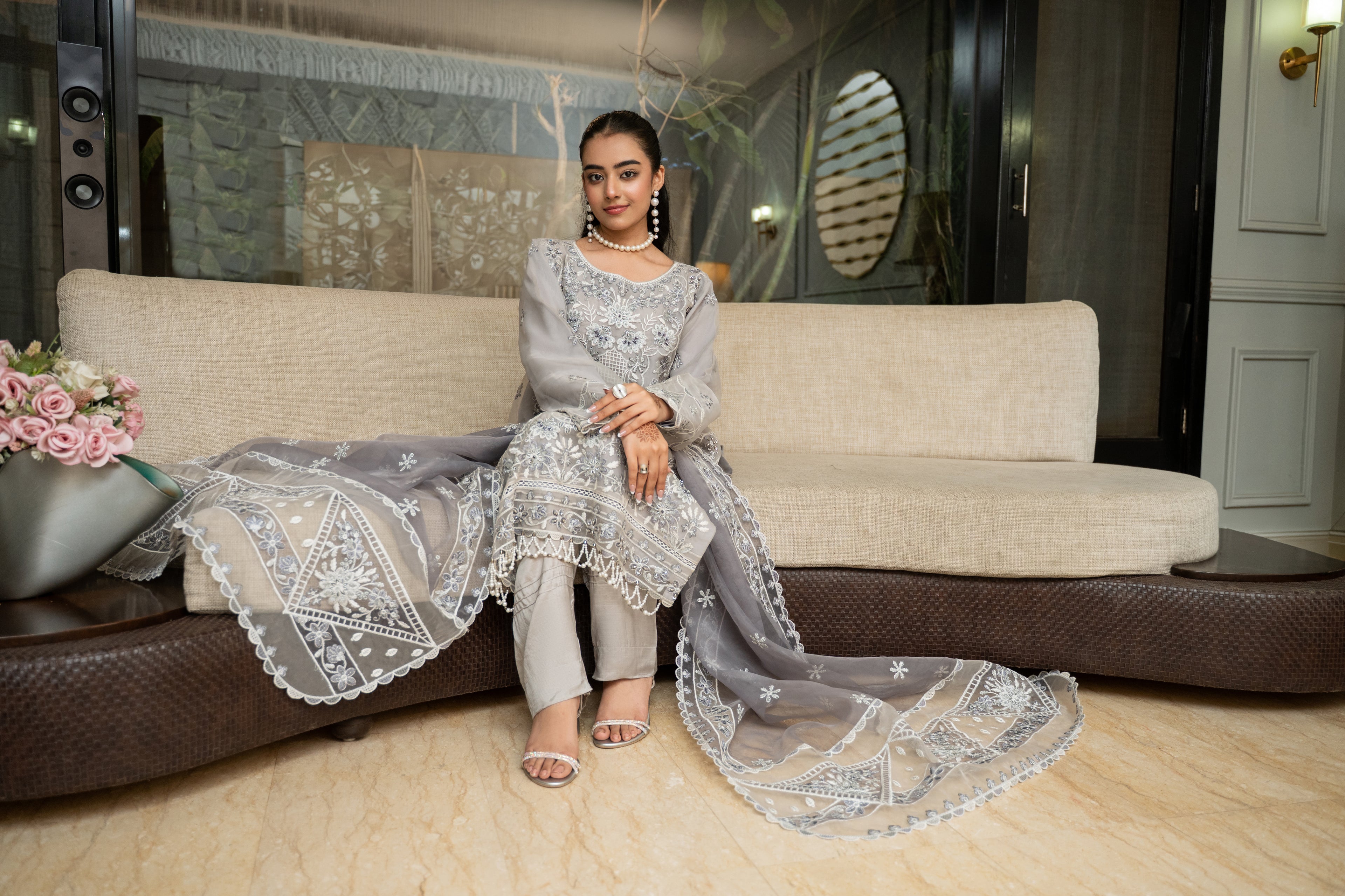 Saltanat VOL3 - SILVER, GREY