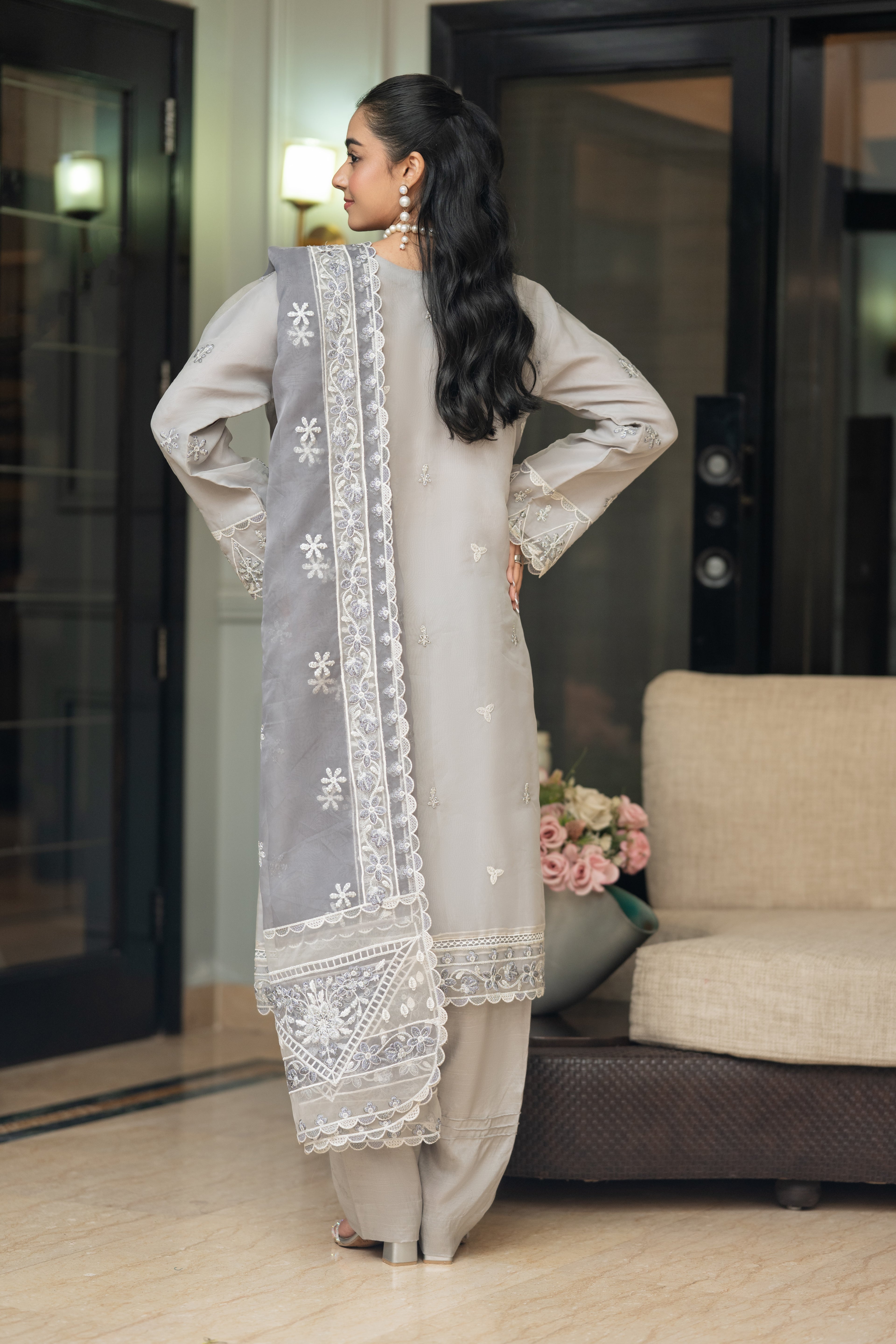 Saltanat VOL3 - SILVER, GREY